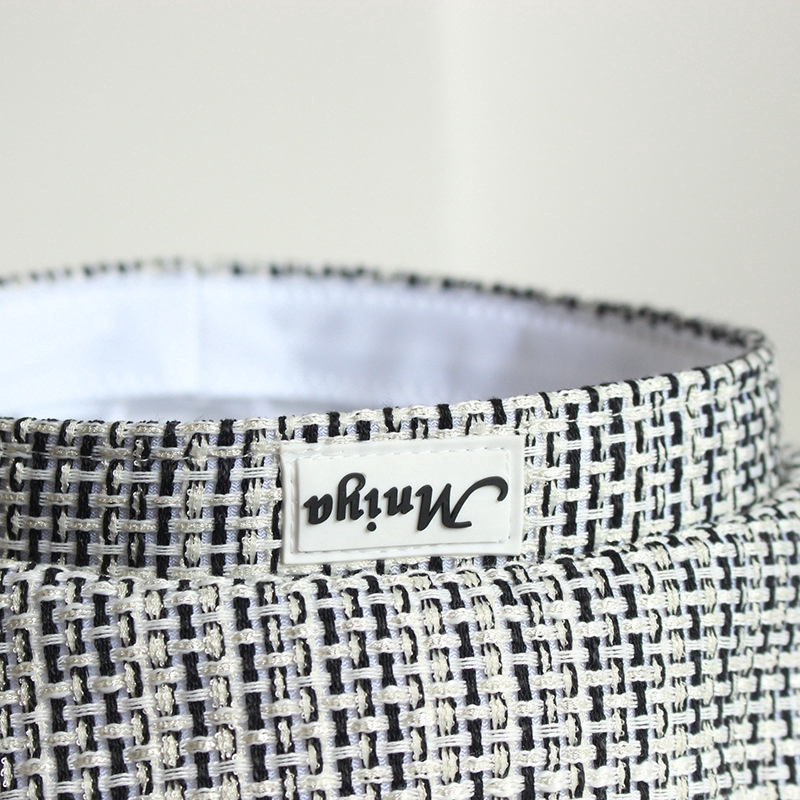 Beret hat with checkered and vintage style letters for women