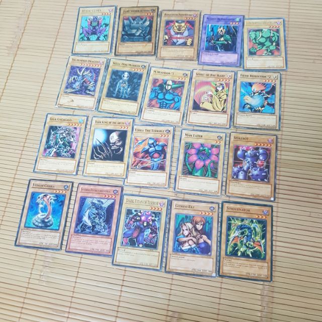 Chọn 1 lá bài yugioh