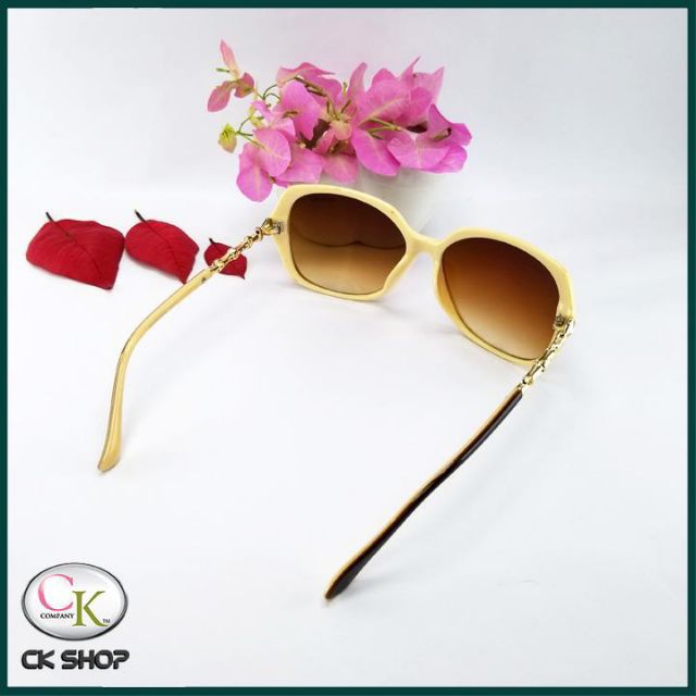 Mắt kính thời trang nữ kiểu dáng sang trọng | BigBuy360 - bigbuy360.vn