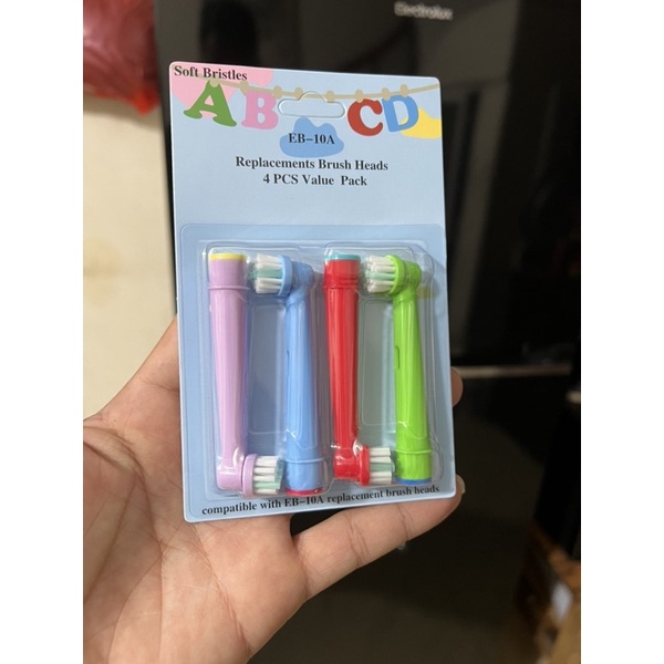 vỉ 4 đầu bàn chải đánh răng điện trẻ em Oral-B Braun