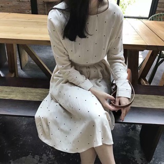 Váy chấm bi