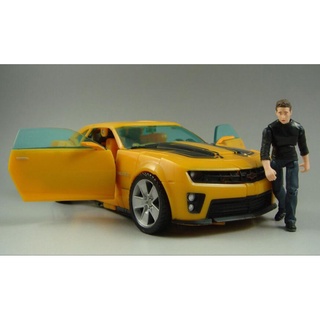 Mô Hình Robot Biến Hình Bumblebee Và Sam Camaro