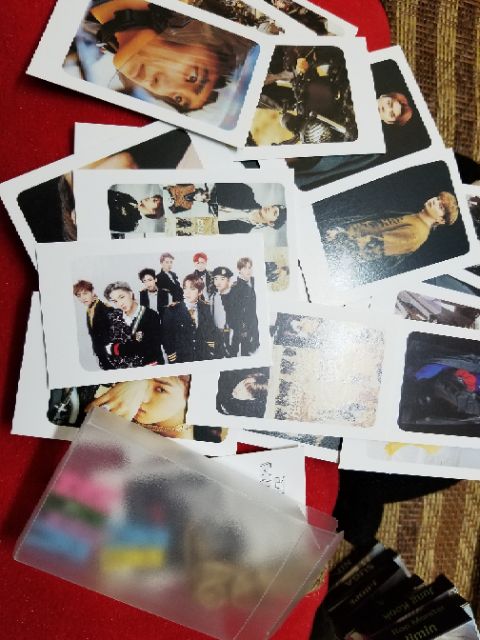 LOMO hộp nhựa BTS, GOT7, TWICE, BLACPINK, EXO set 32 tấm (tặng kèm kẹp và dây treo trang trí) | BigBuy360 - bigbuy360.vn