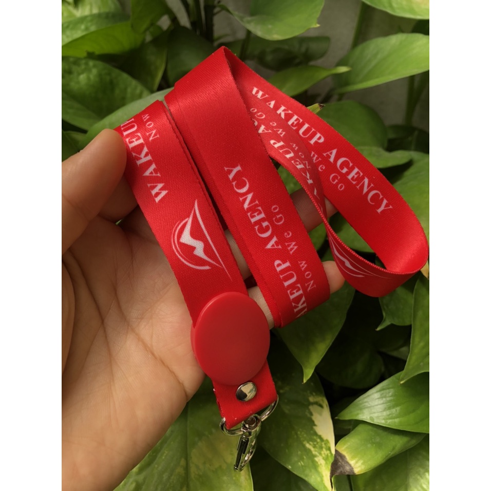 Dây đeo thẻ màu đỏ in ấn logo cho nhân viên văn phòng, đặt in dây đeo thẻ cho công ty giá rẻ nhất Hồ Chí Minh