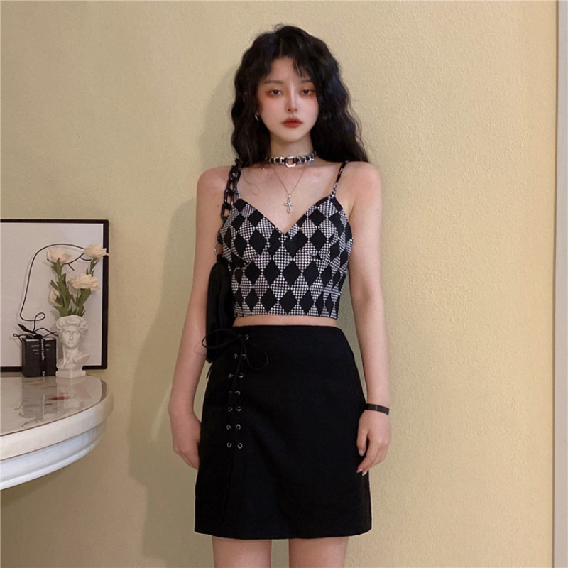 Áo croptop sát nách lưng cao thiết kế hợp thời trang