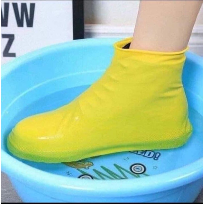 ủng đi mưa
