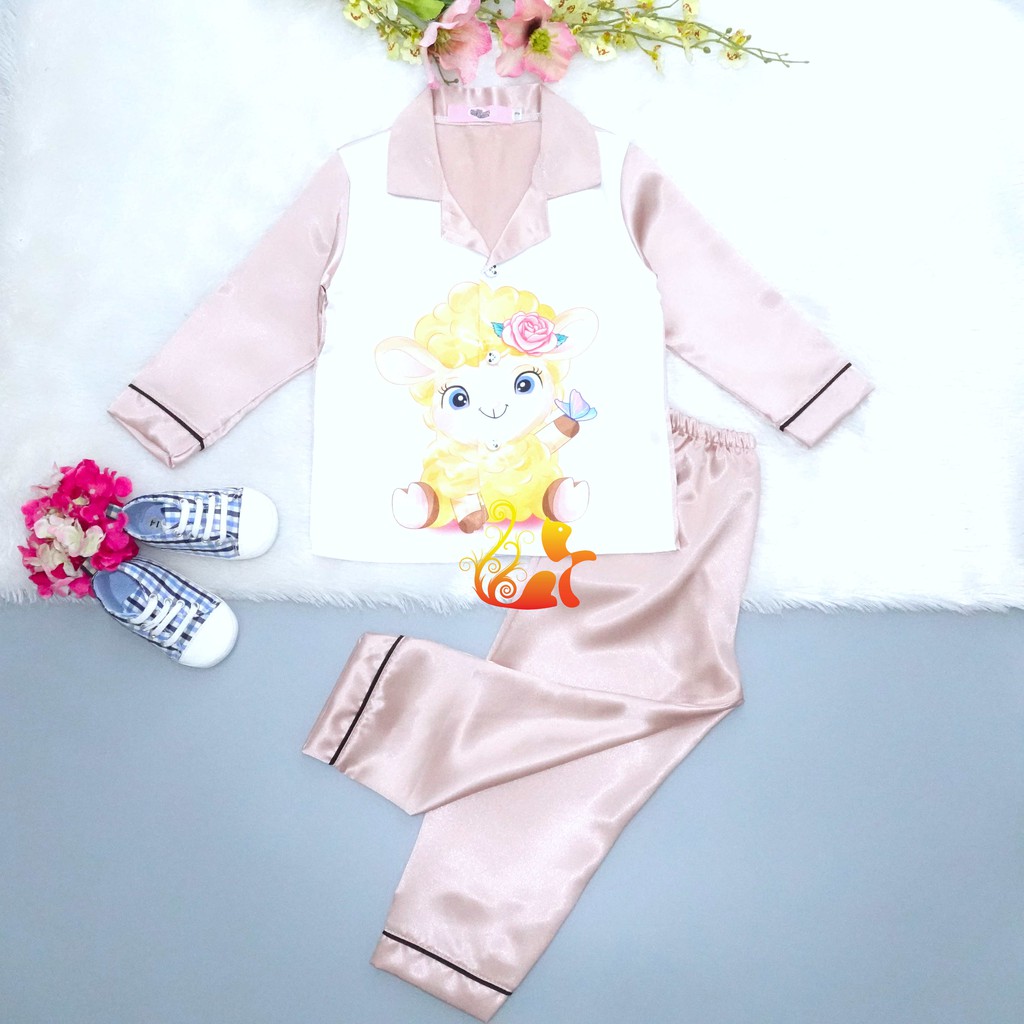 Bộ Đồ Pijama Phi Lụa &quot;Hình Cừu vàng&quot; Tay Dài Cho Bé - Từ 12kg - 42kg.