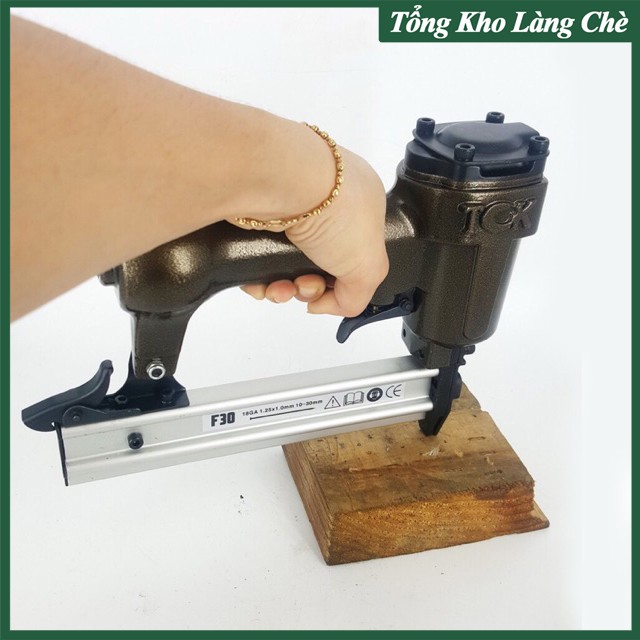 Súng Bắn Đinh Gỗ F30 TOK Dùng Hơi