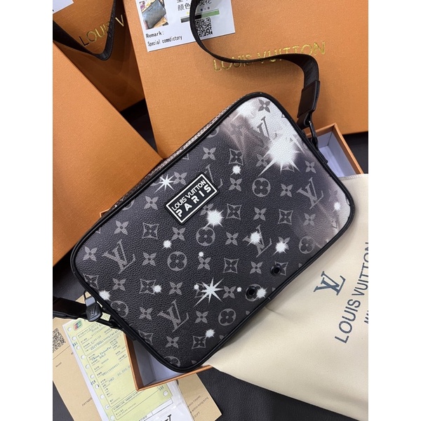 Lv Messenger for men Kích thước : 26cm 3 màu , dây đeo dài thêu logo fullbox bill da đẹp giá vừa tầm