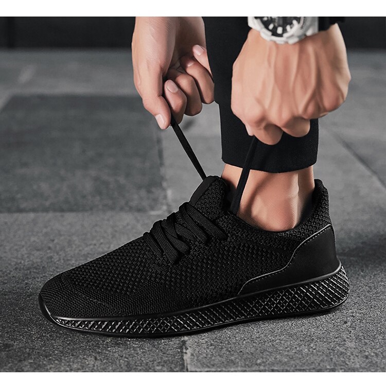 Giày sneaker màu đen size lớn thoáng khí thời trang mùa hè dành cho nam