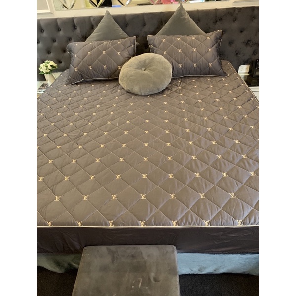 Bộ ga trần LV Lụa sateen cao cấp - Set ga gối 3 món lụa mát hè thu ( thoải mái với đệm chân cao dưới 30cm) MỚI