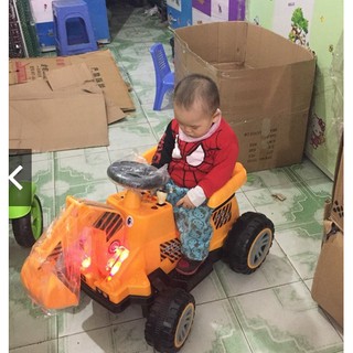 Xe cẩu điện cỡ to cho bé