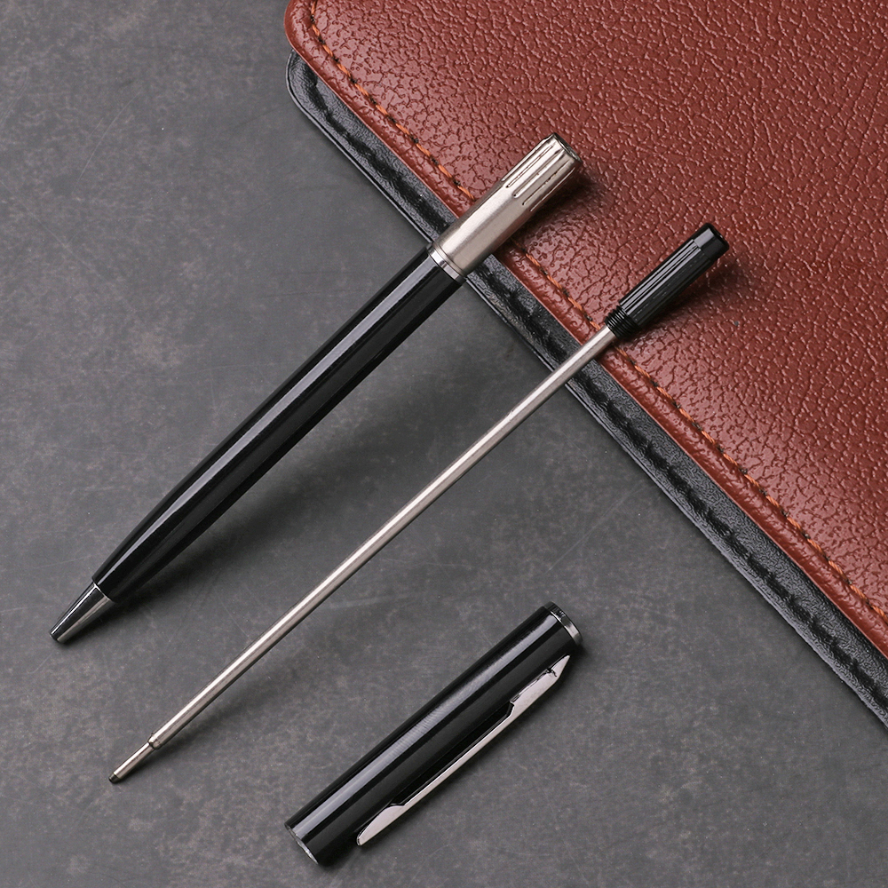 1 bút bi vỏ kim loại sang trọng