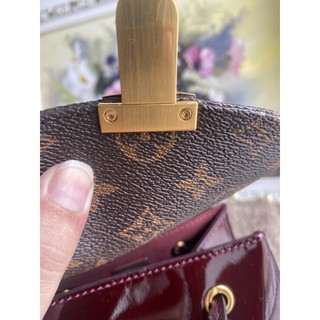 ba lô lv màu đỏ mận da bóng size 18