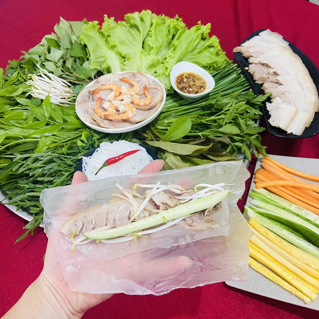 Bánh tráng phơi sương Tây Ninh cuốn thịt luộc, ăn vặt siêu ngon