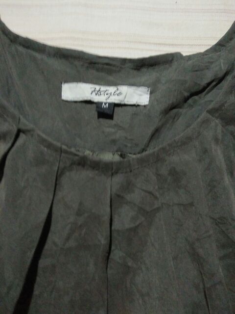 D07. Áo kiểu dáng rộng size M, XL vừa,chất dù. Hàng thùng