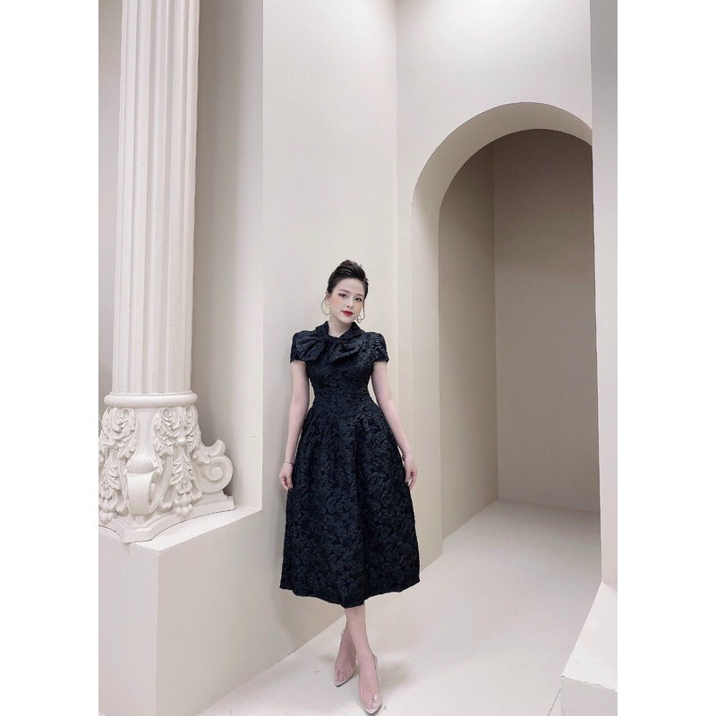 ẢNH VÀ VIDEO THẬT 10000% ĐẦM XOÈ GẤM NƠ CỔ