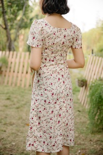 Đầm hoa cổ U