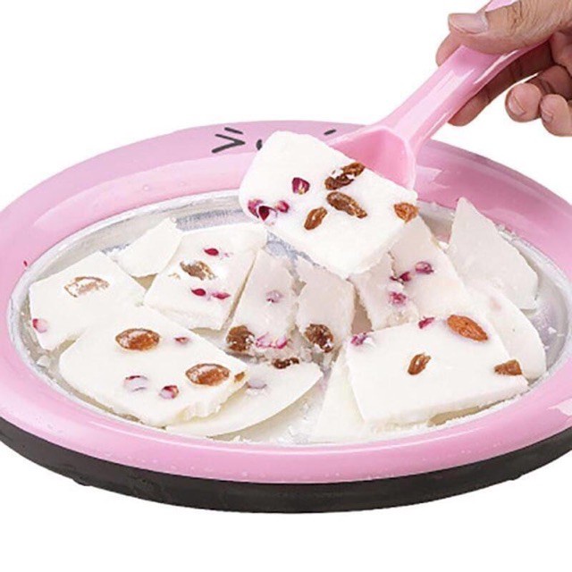 Máy làm kem cuộn Thái Lan mini hình thú tại nhà đơn giản, dễ sử dụng, không dùng điện nên cực kỳ an toàn với trẻ nhỏ
