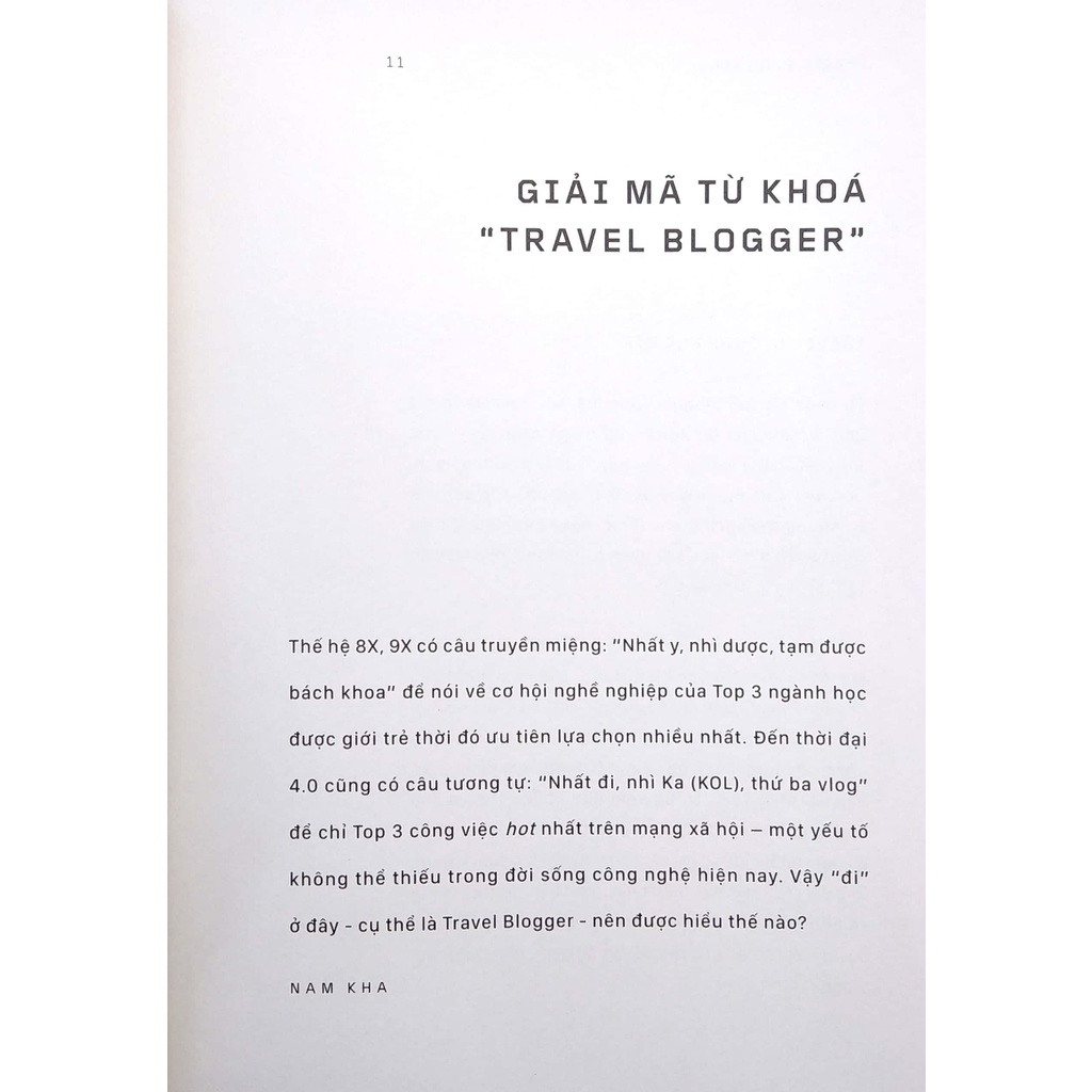 Sách Travel Blogger - Vén Màn Hậu Trường Của Những Bước Chân 4.0