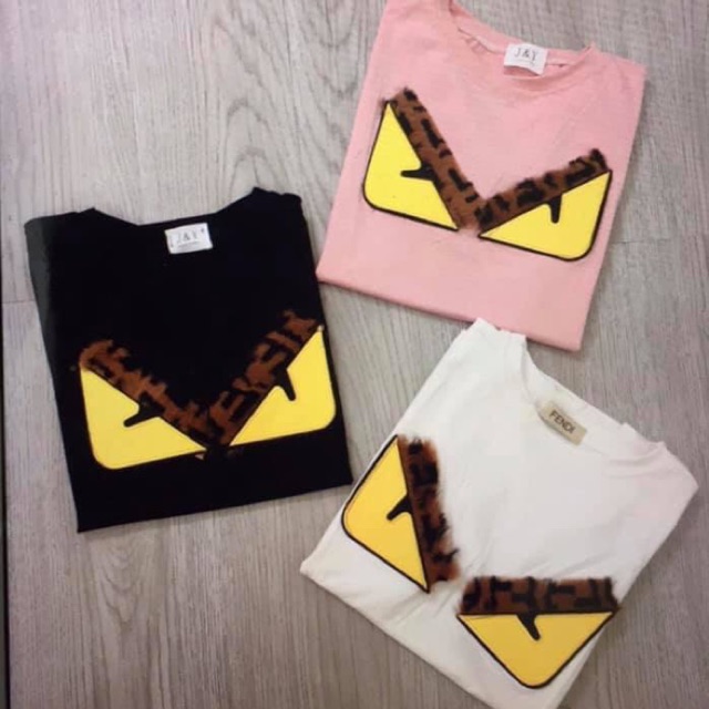 Áo Fendi gắn lông