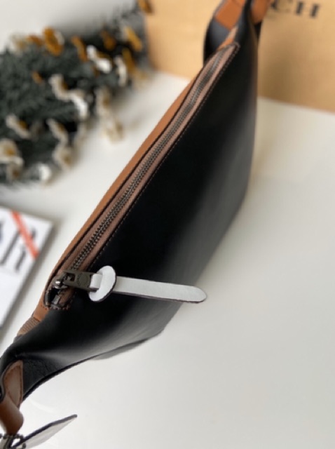 TÚI BAO TỬ COACH RIVINGTON UNISEX F69303