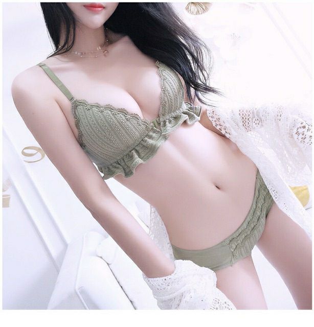 Bộ Đồ Lót Thổ Cẩm Cài Trước Không Gọng Đệm Mỏng | BigBuy360 - bigbuy360.vn