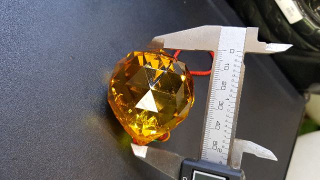 QUẢ CẦU TREO PHONG THỦY PHA LÊ PHONG THỦY ĐA GIÁC VÀNG - CẦU PHONG THỦY 6CM CÓ DÂY TÂM KẾT