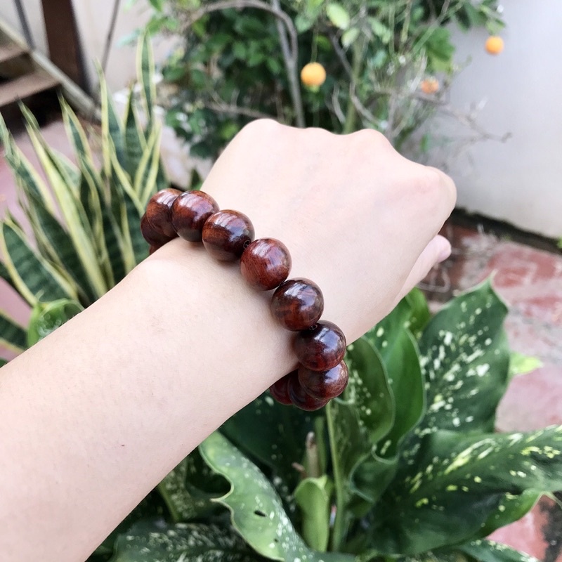 Vòng tay phong thuỷ gỗ Trắc tự nhiên cao cấp 12 li  - Cam kết hàng thật