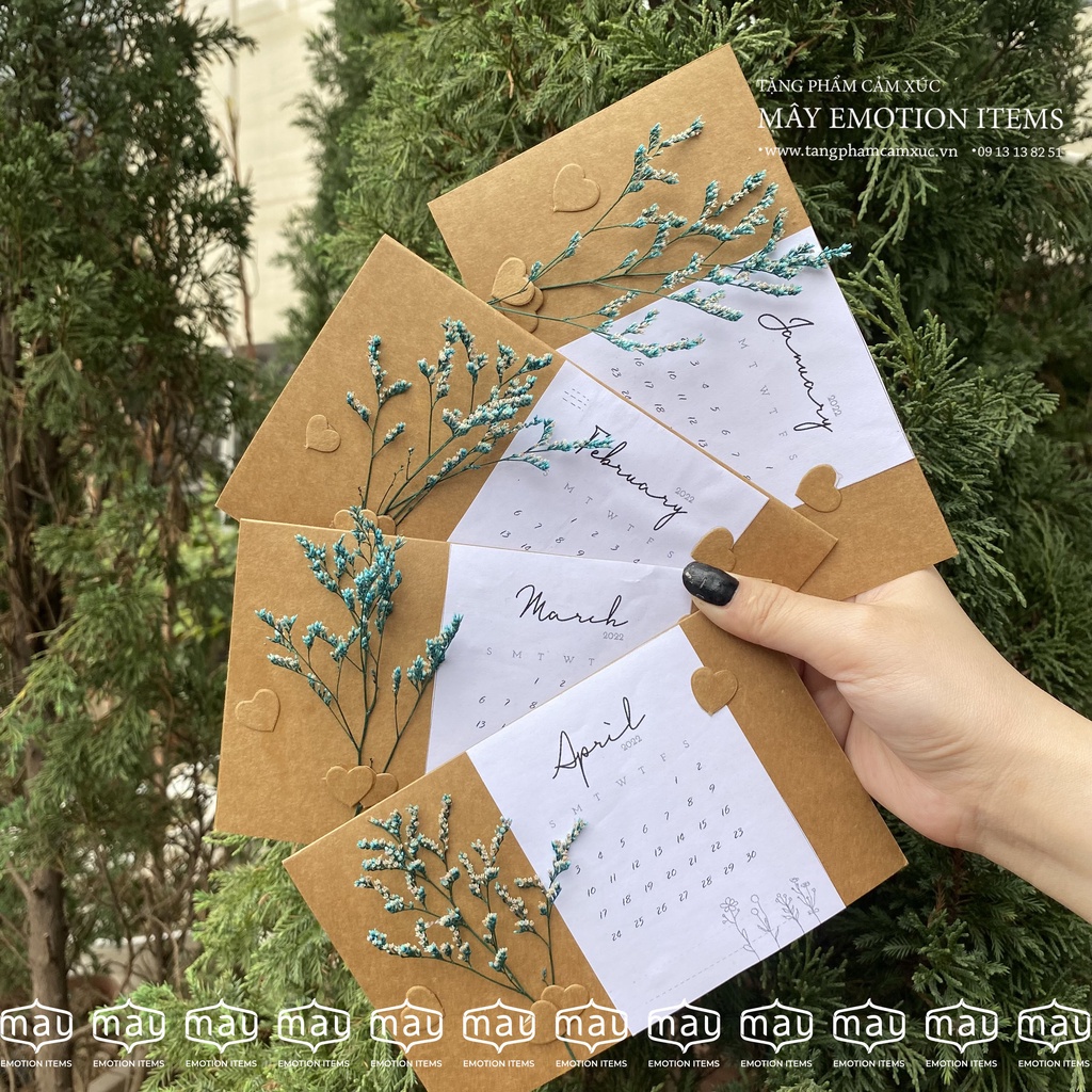 Thiệp hoa khô in lịch kraft, handmade, thiệp note ngày đặc biệt, hoa baby màu ngẫu nhiên
