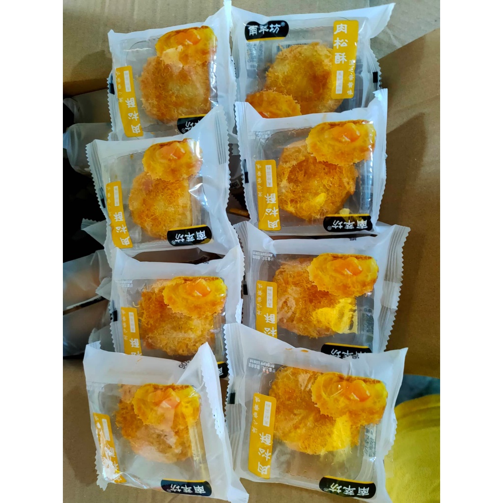 Combo 1000g Bánh ruốc nhân trứng chảy/ bánh ruốc nhân trứng muối món ăn vặt nhiều dinh dưỡng