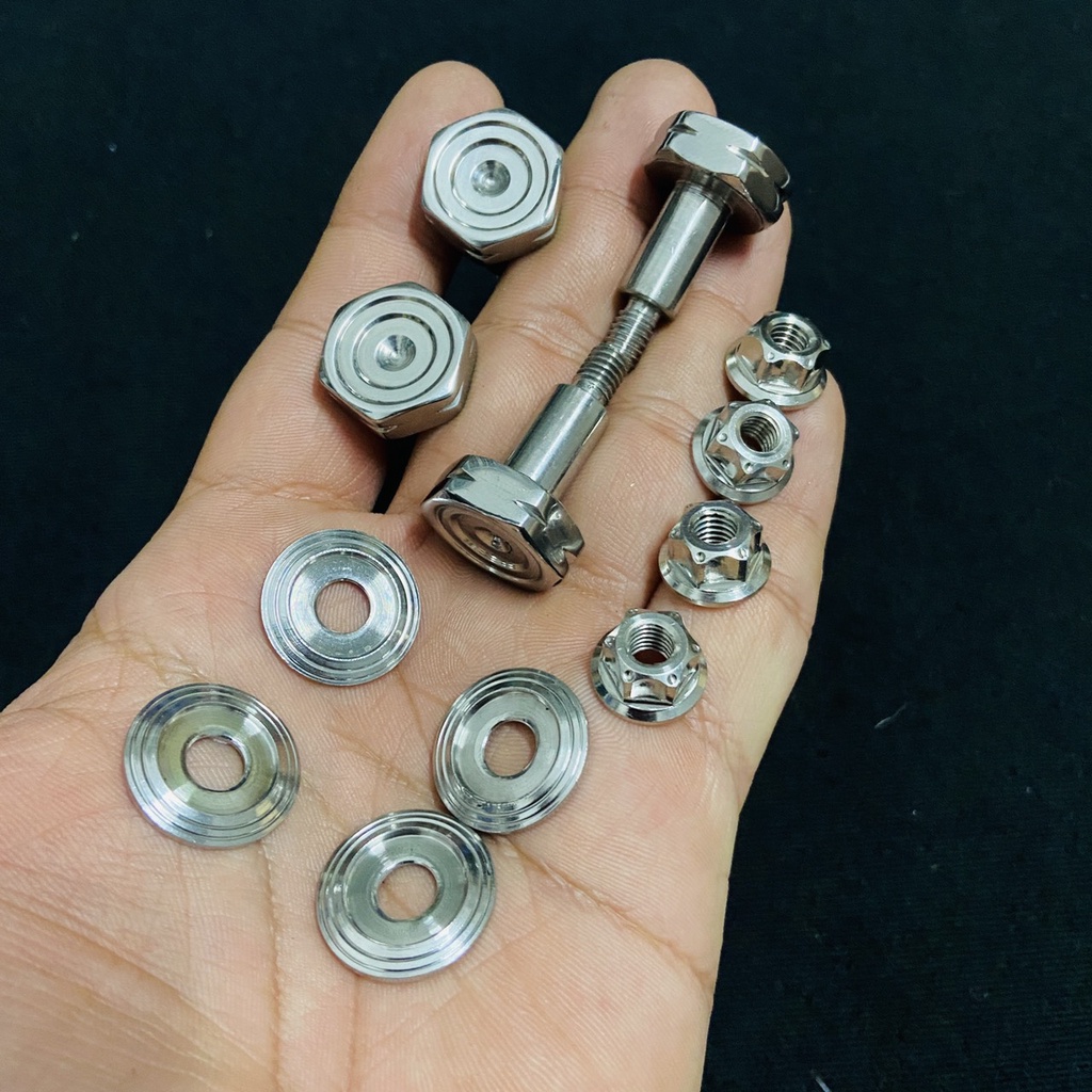 Bộ 04 ốc khâu INOX đuôi đèn sau cốp kèm 04 lông đền INOX và 04 tán INOX gắn xe DREAM, SUPER DREAM, DREAM thái