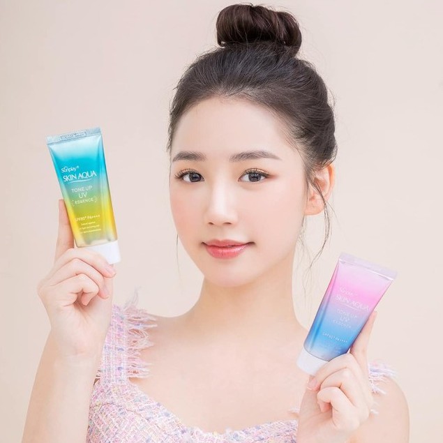 Kem chống nắng kiềm dầu nâng tone Sunplay Skin Aqua Tone Up UV Essence SPF50+ PA ++++ 50g