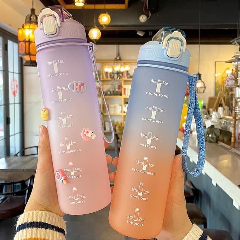 BÌNH NƯỚC 1 LÍT MIX MÀU CỰC CHẤT KÈM STKER
