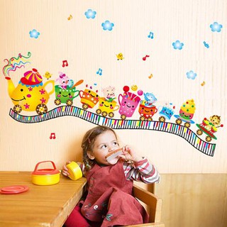 Decal dán tường cho  bé cảnh đoàn tàu đồ vật ngộ nghĩnh