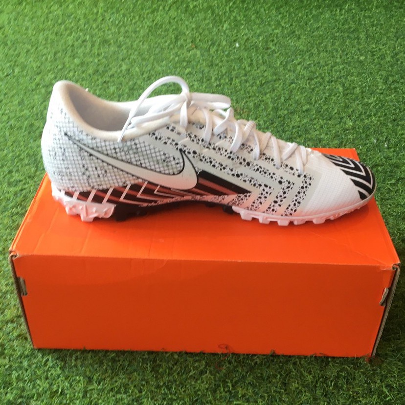 【Giày chạy thể thao】Giày bóng đá Nike Mercurial Vapor 13 Academy TF Dream Speed 3 - White/Black - CJ