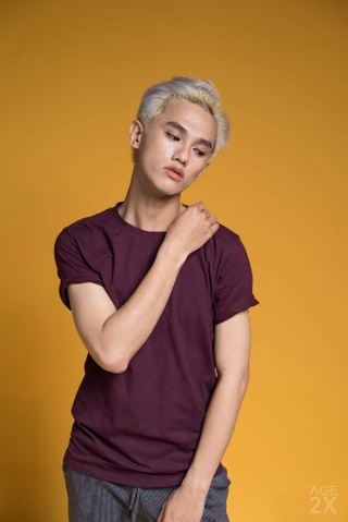 Áo thun unisex màu đỏ rượu AGE2X