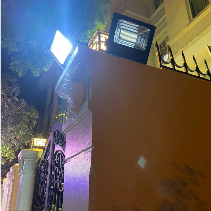 Đèn pha năng lượng mặt trời 200W, Trang trí sân vườn, Bảo hành 2 năm 30 ngày đổi mới, dùng 10 năm không tốn 1Đ tiền điện