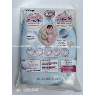 100 tã dán sơ sinh Moony cho bé dưới 5kg