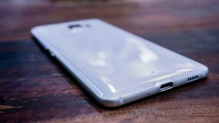 Điện thoại HTC U Play màu trắng