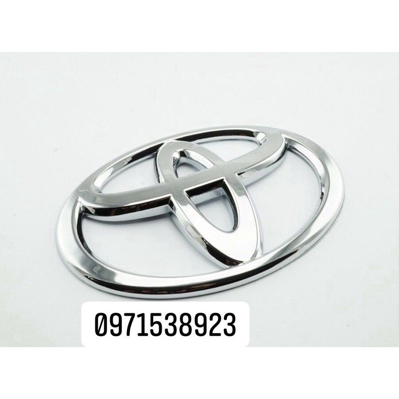 logo TOYOTA trước đầu xe TOYOTA INNOVA 2017-2021 kích thước 16cm*11cm