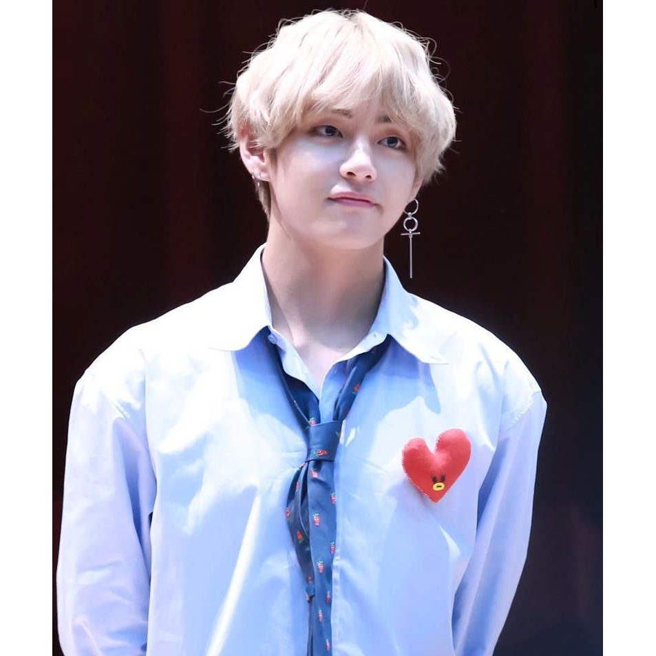 Khuyên V BTS TATA 1 chiếc đeo 1 bên 2018 - Sẵn hàng