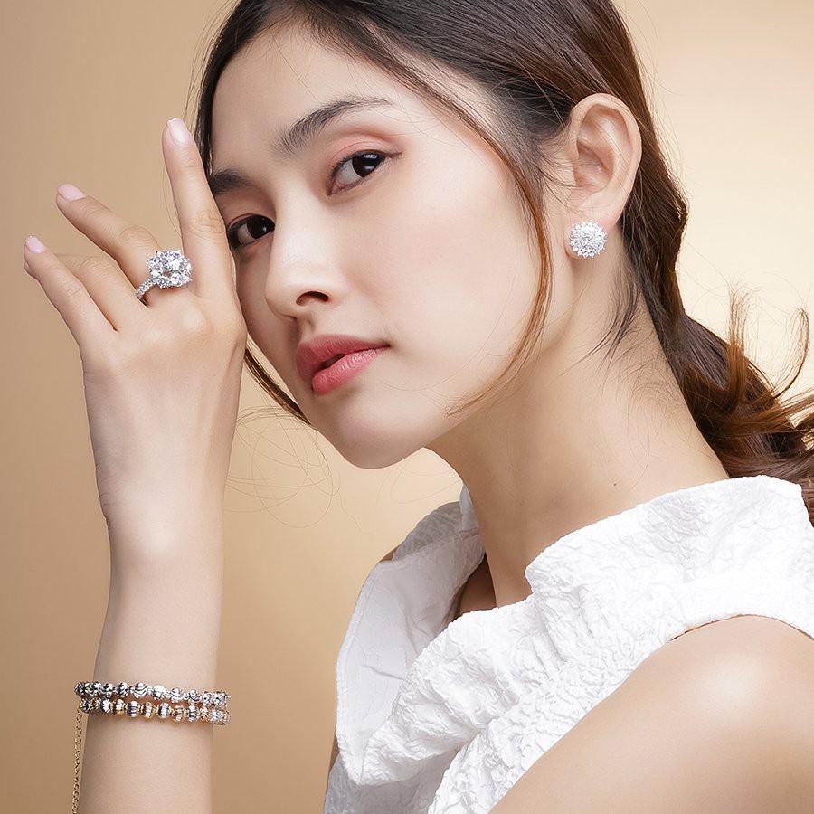 Bông tai nữ UHA mạ vàng trắng , đính kim cương nhân tạo B1042147-115
