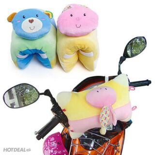 Goi de trước xe cho bé