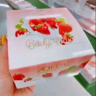 Kem body dâu Zoley