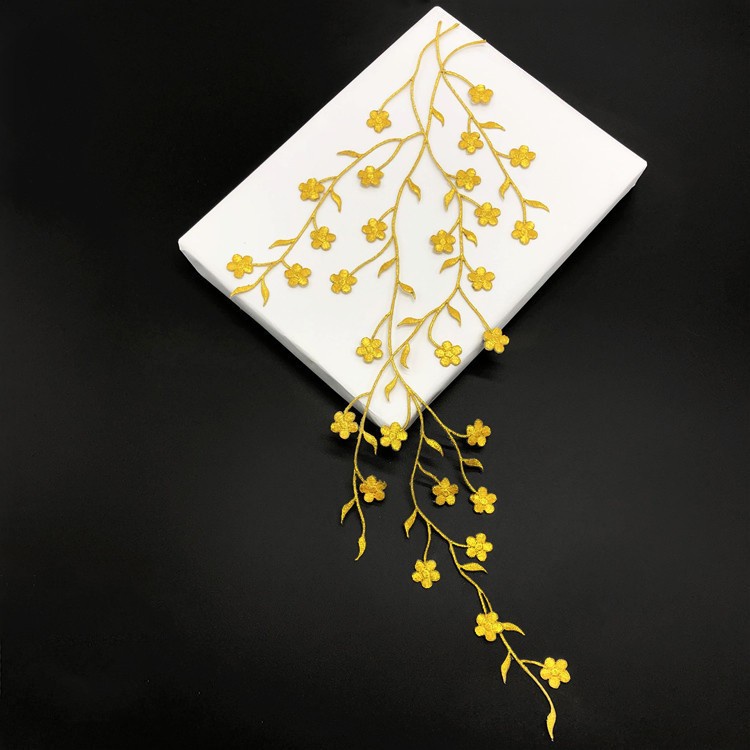 Miếng Vá Ủi Thêu Hình Hoa Mận / Vàng / Bạc 47CM Kèm Keo Dán Sau Lưng