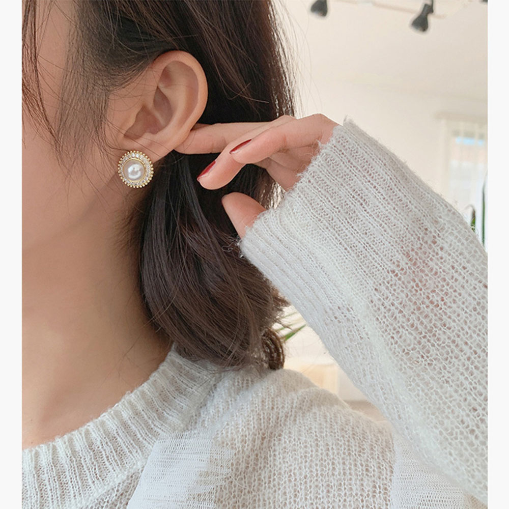 Khuyên tai hình tròn đính ngọc trai nhân tạo phong cách thời trang Hàn