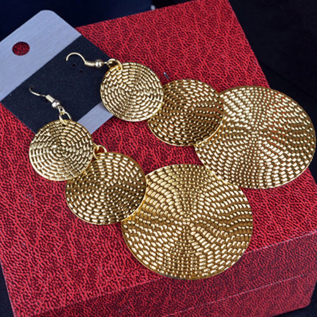 Đôi bông tai họa tiết những hình tròn cá tính cho nữ