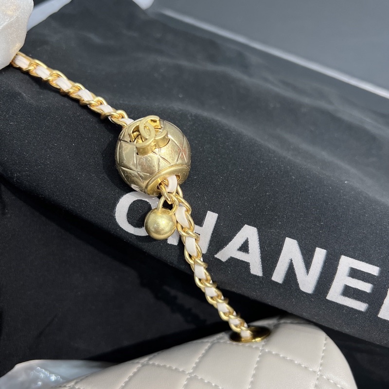 TÚI CHANNEL MINI 8 CHARM SIZE 20