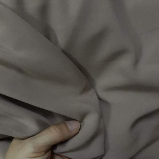 Vải trượt màu da đậm